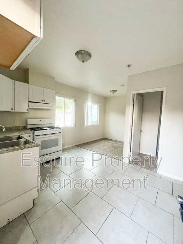 319 Hill St #A - Photo 3 of 10