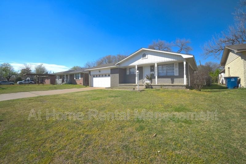 10219 E 7th St - Photo 3 of 20