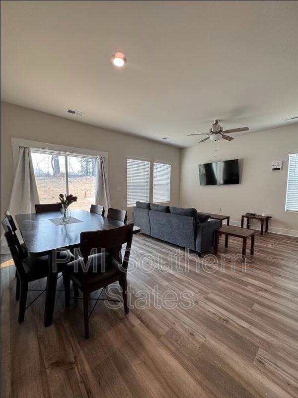 919 Yarn Way - Photo 5 of 26
