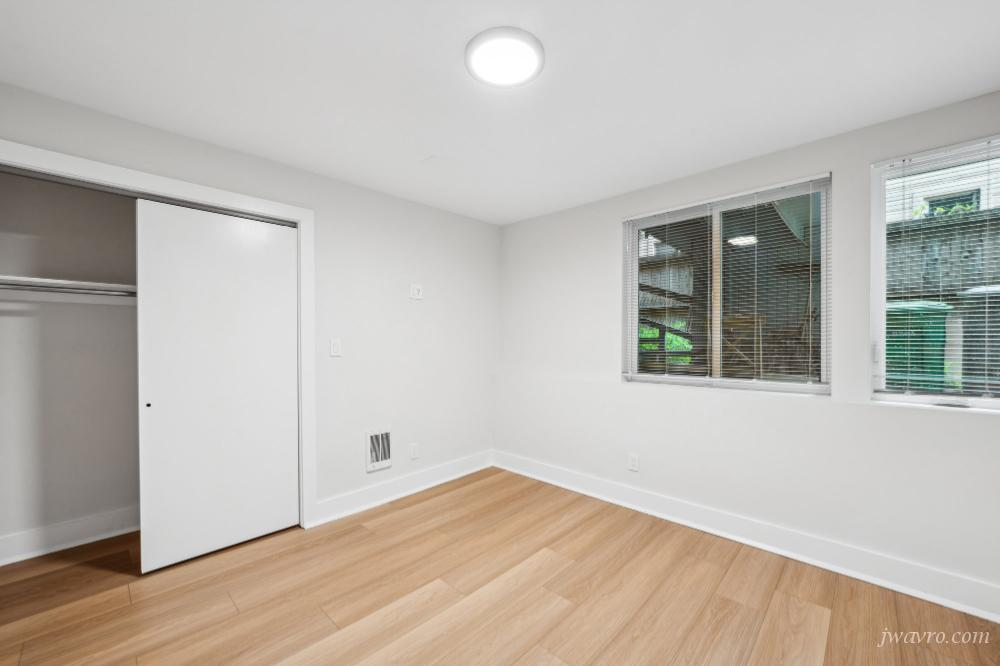 Clinton Park & Valencia Street - Photo 7 of 13