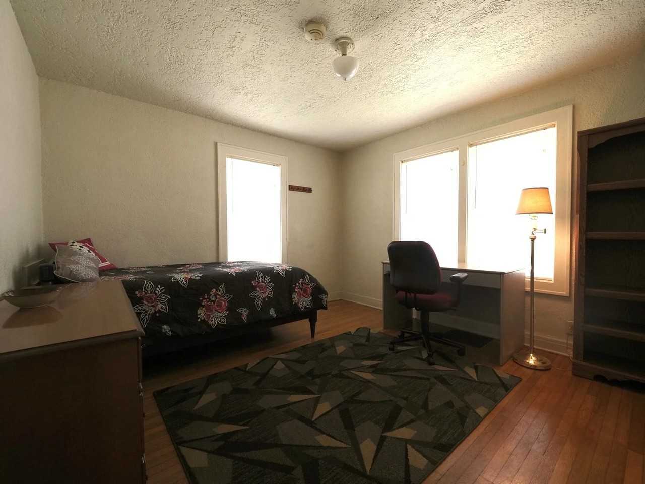 1314 E Atwater Ave - Photo 5 of 7