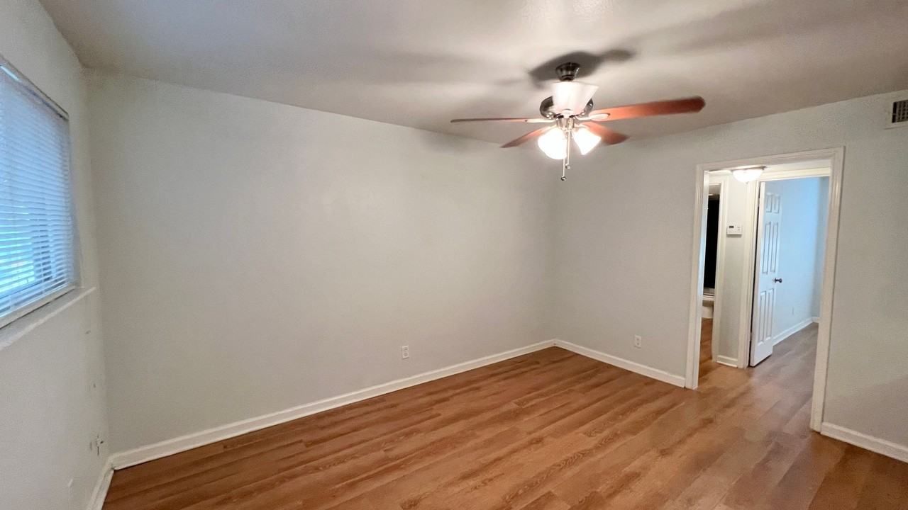 Oasis at Midtown - Photo 6 of 21