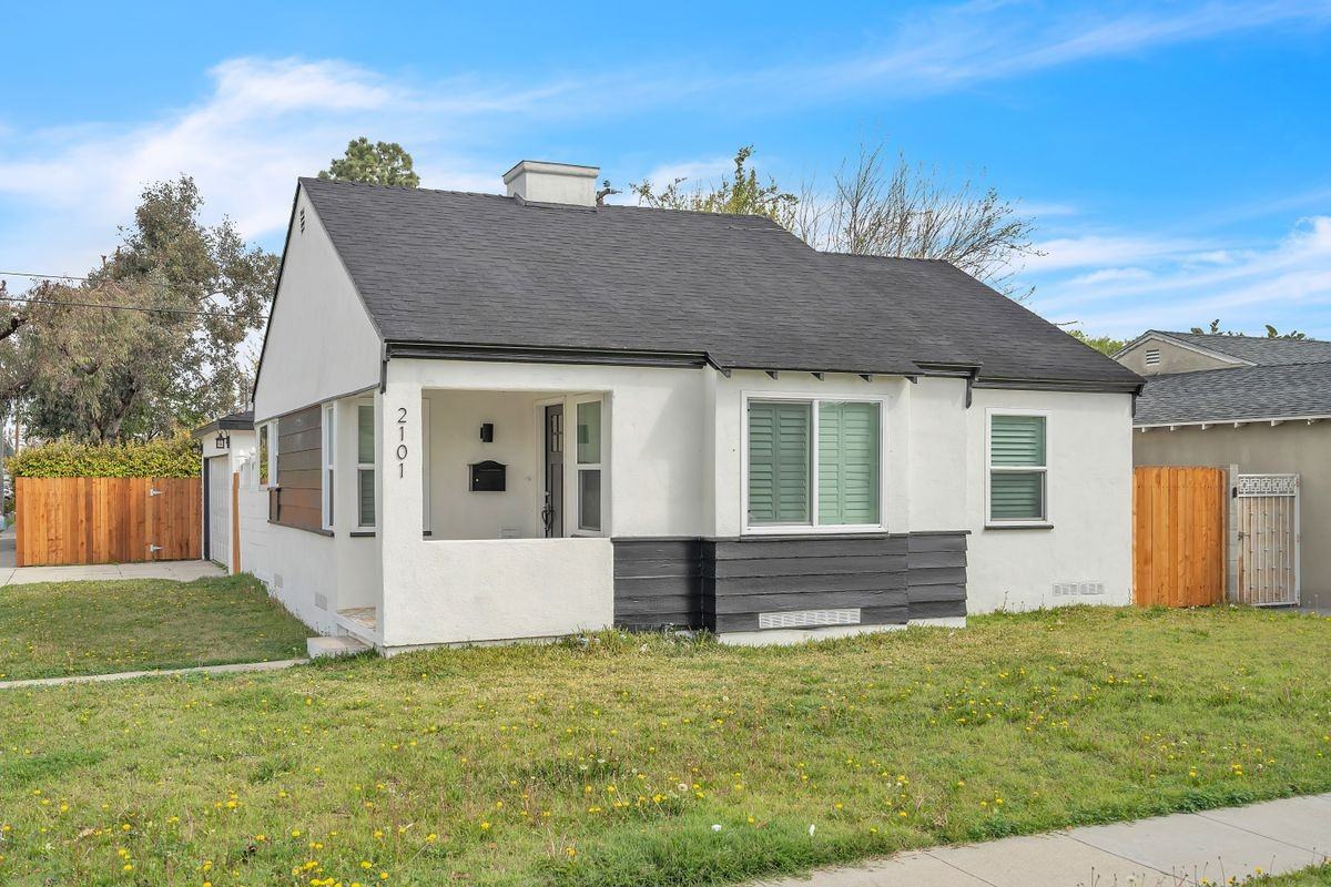 2101 E 63rd St - Photo 2 of 22