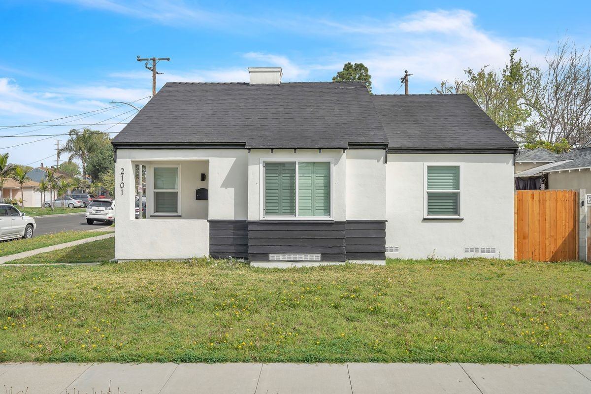 2101 E 63rd St - Photo 3 of 22