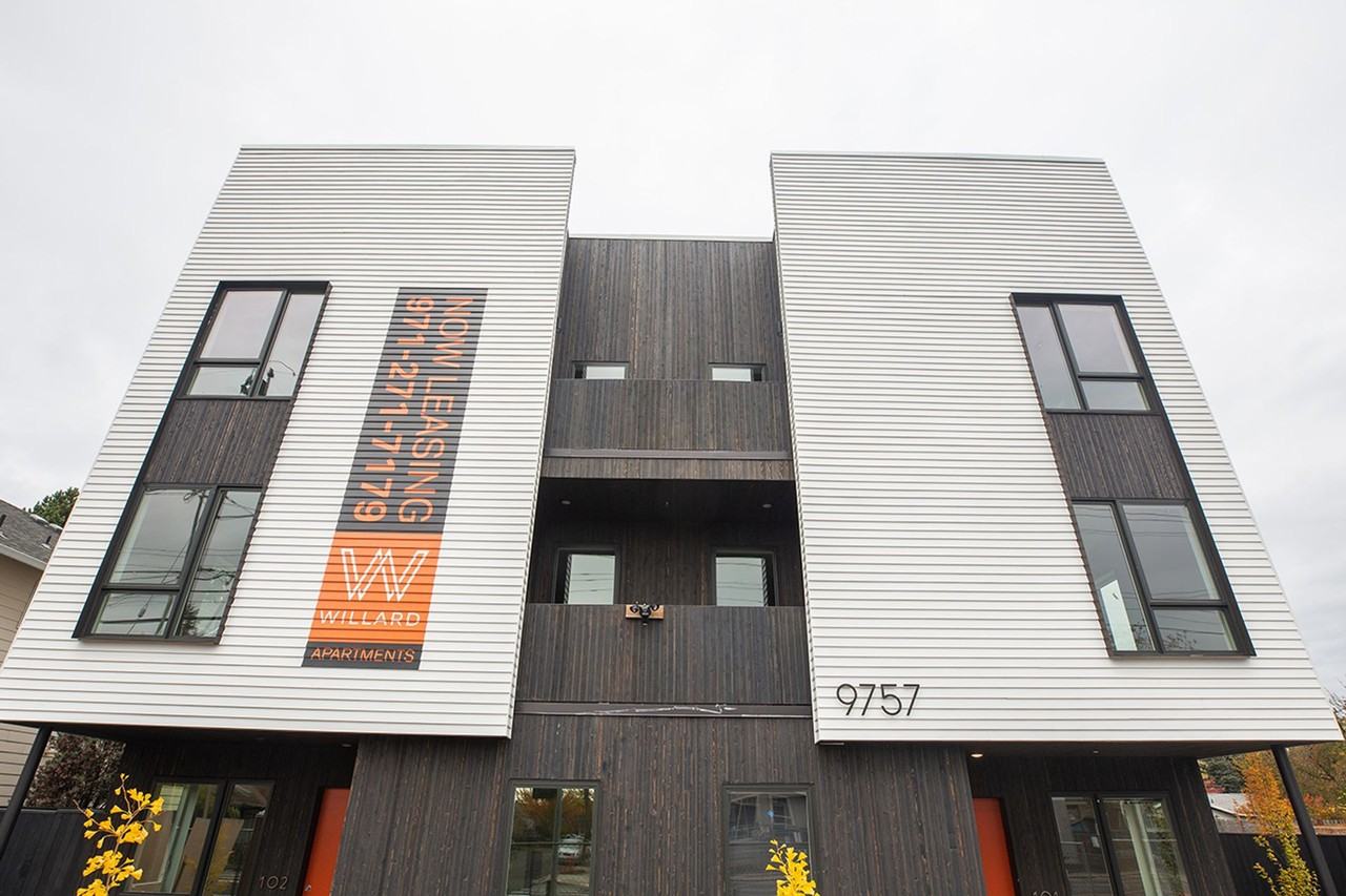 New Modern luxury living on the eastside - Photo 2 of 4