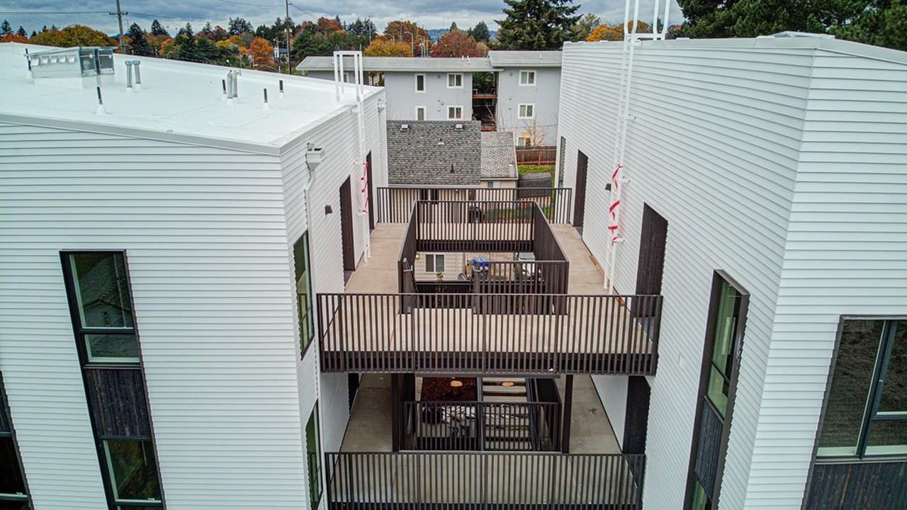 New Modern luxury living on the eastside - Photo 4 of 4