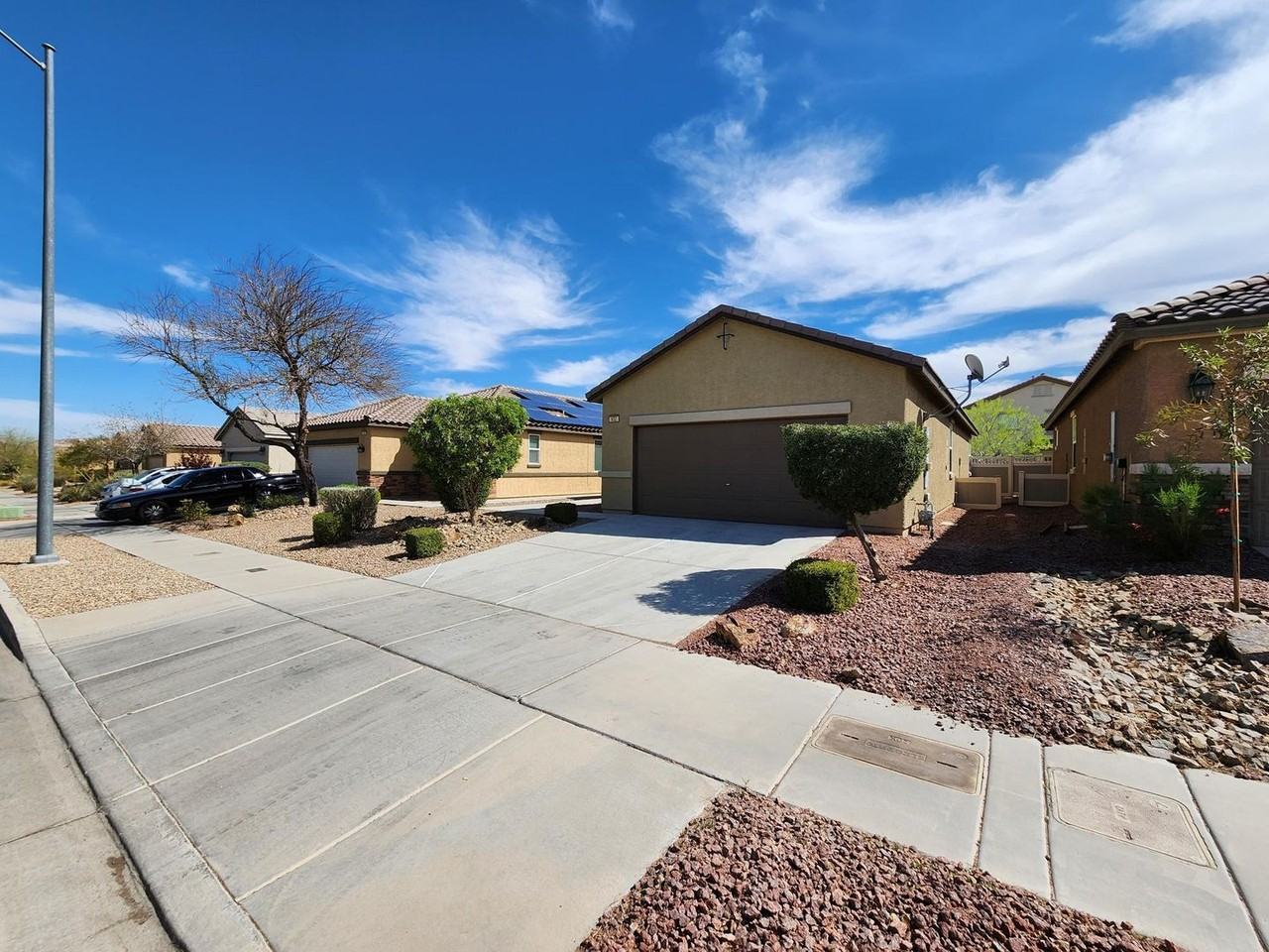 932 Aspen Cliff Dr - Photo 2 of 45