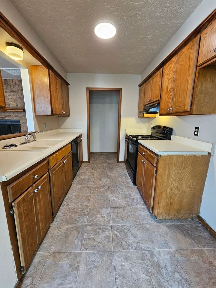 204 Willow Branch Rd - Photo 5 of 20