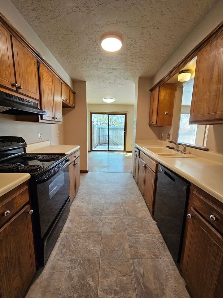 204 Willow Branch Rd - Photo 6 of 20