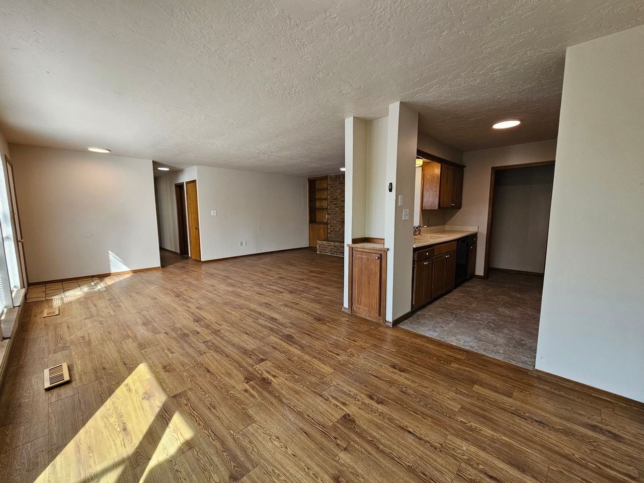204 Willow Branch Rd - Photo 7 of 20