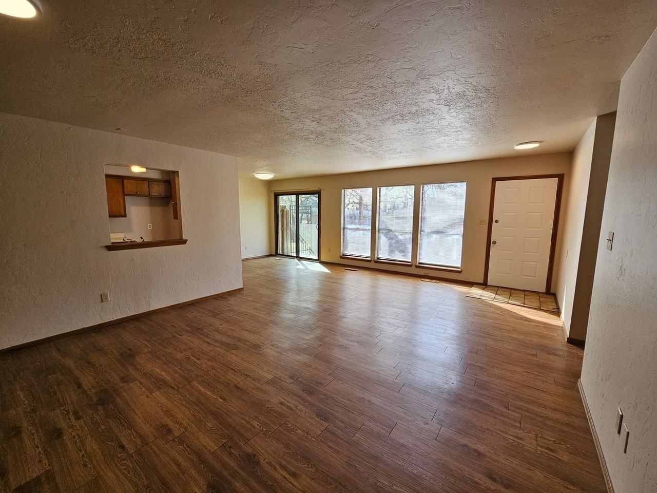204 Willow Branch Rd - Photo 2 of 20