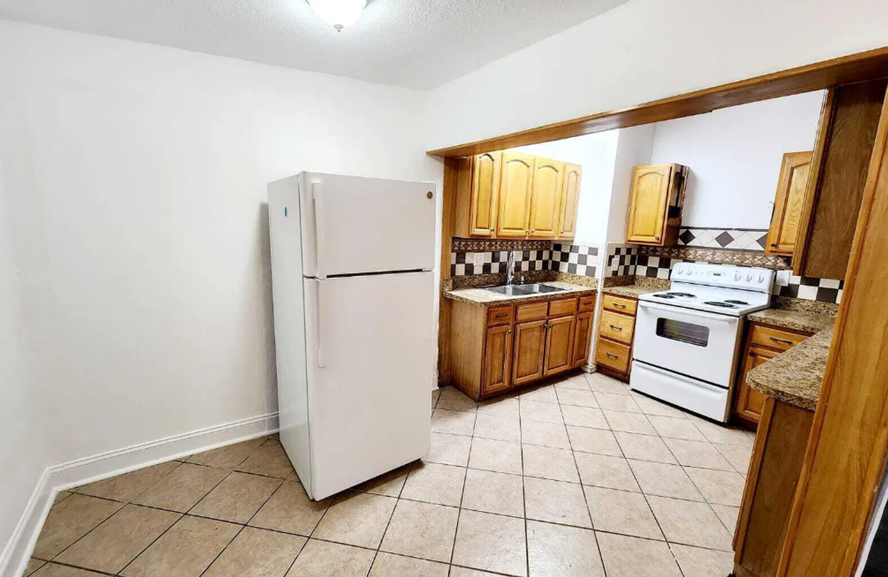 3603 Ardisia Rd N - Photo 2 of 12