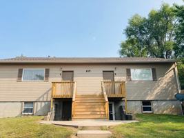 featured image of 215 E Grandview Dr #2