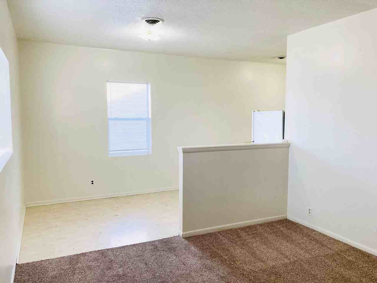 215 E Grandview Dr #2 - Photo 3 of 12
