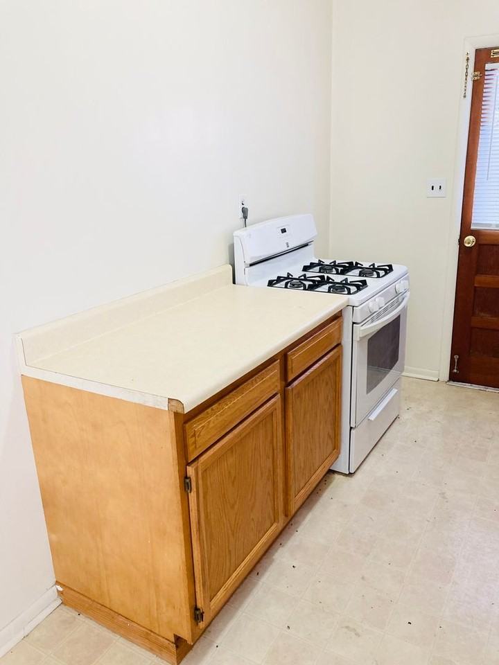 215 E Grandview Dr #2 - Photo 7 of 12