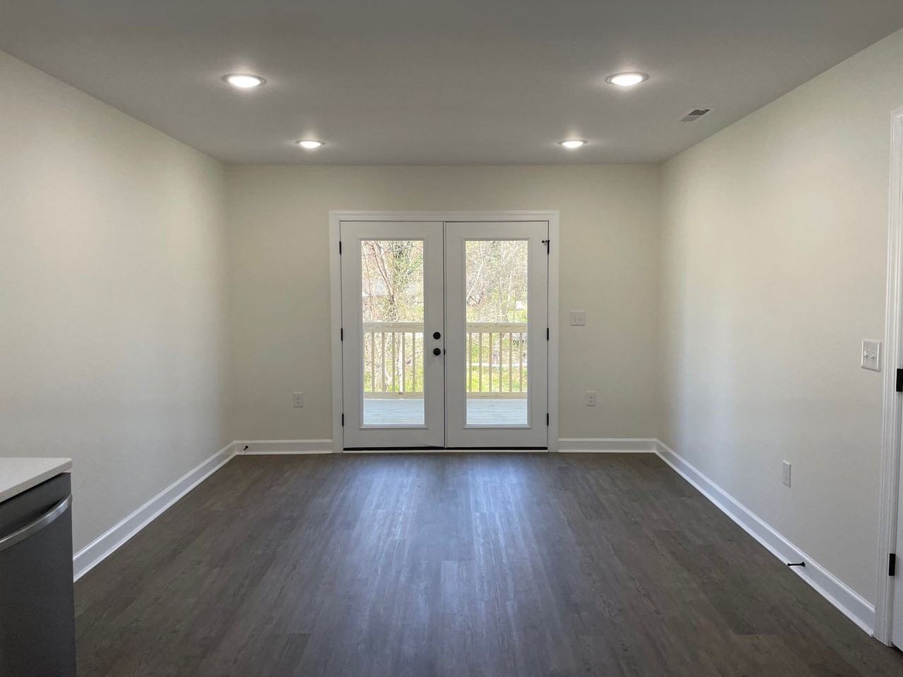 922 Culbreth Ave - Photo 7 of 20