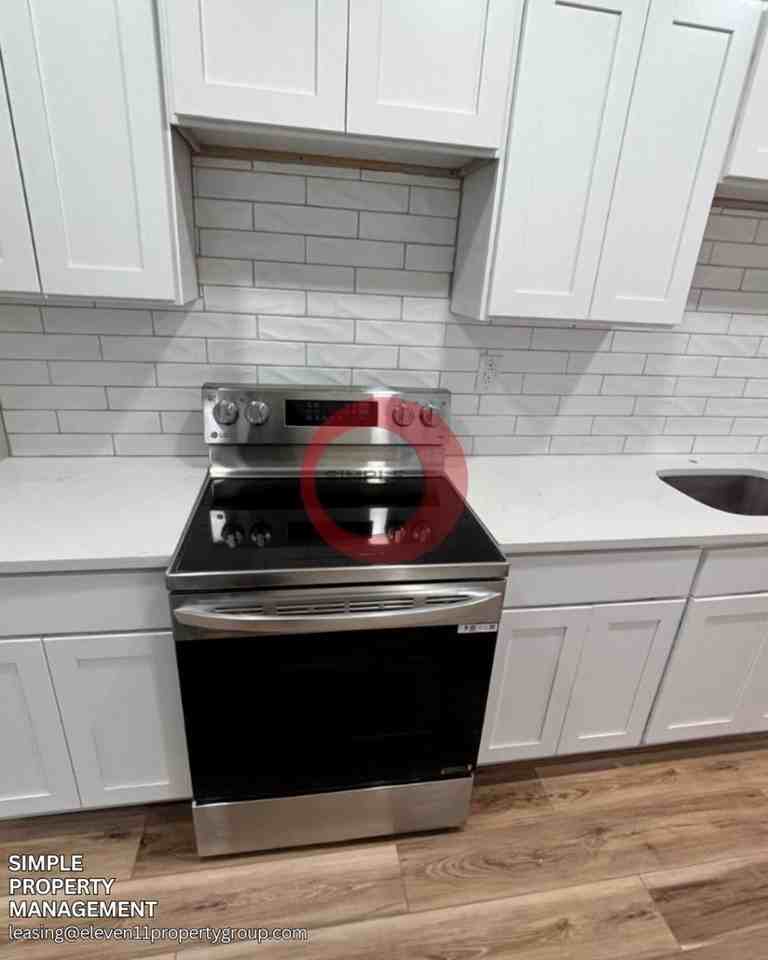 1457 Cotton St - Photo 3 of 13