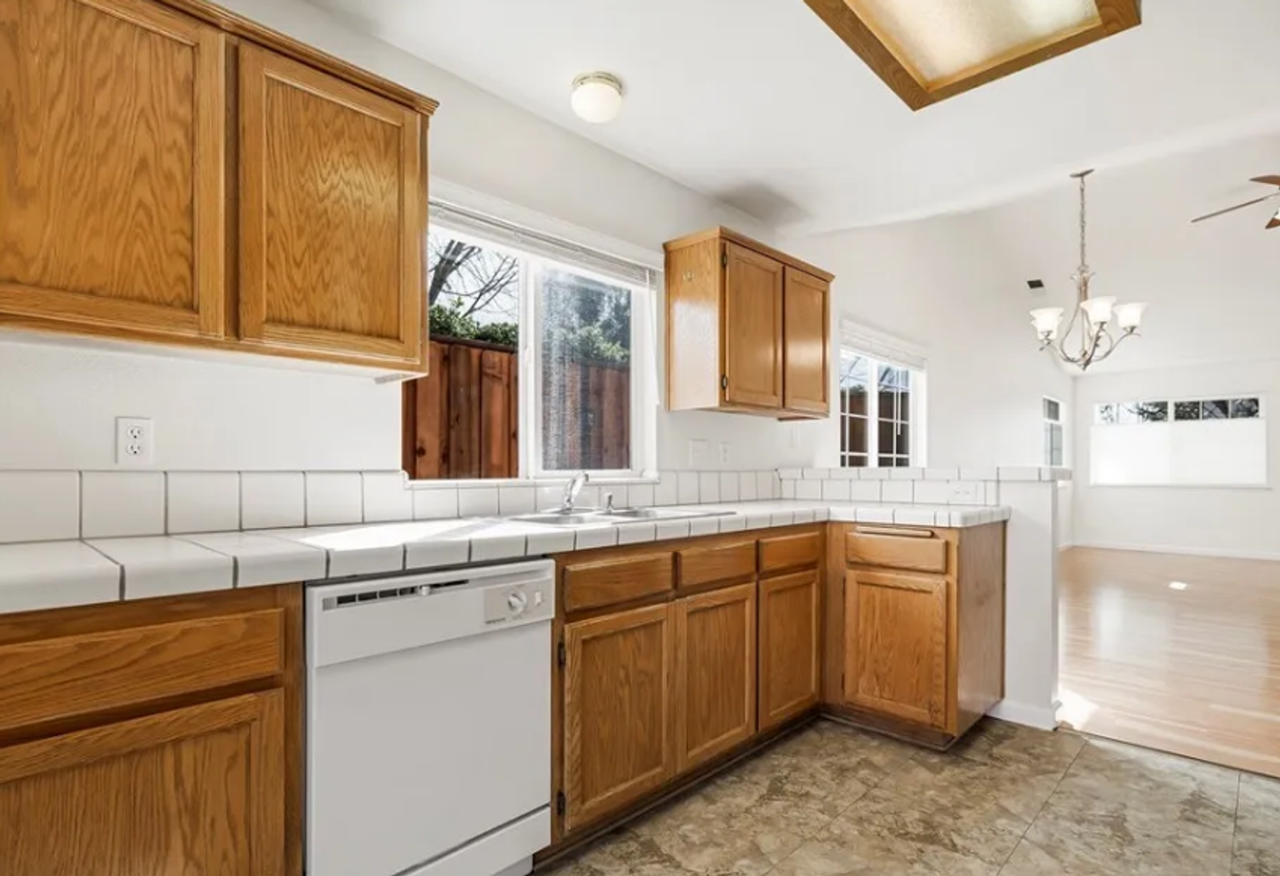 10 Wyndham Ct - Photo 5 of 12