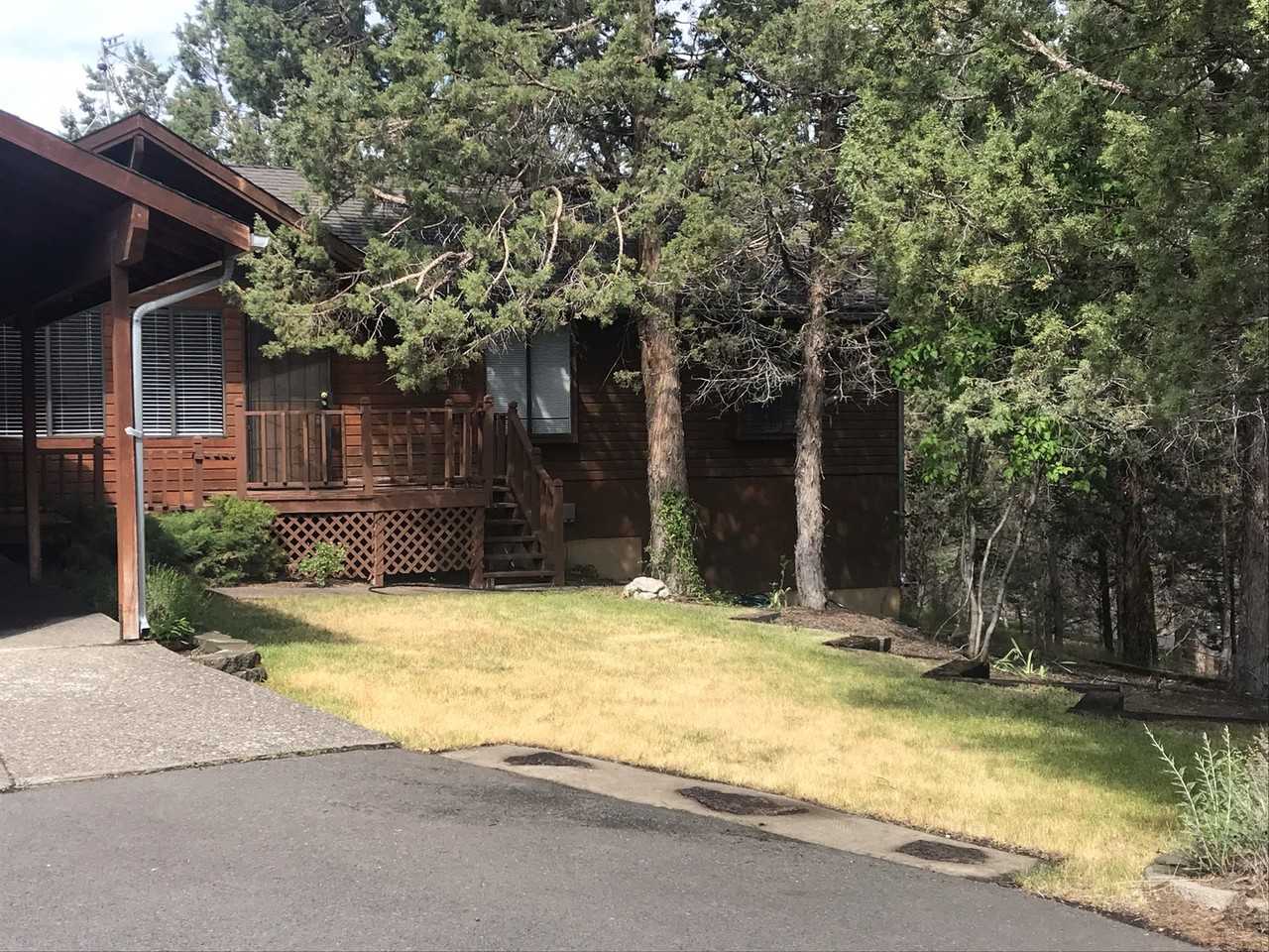64224 Tumalo Rim Dr - Photo 2 of 18