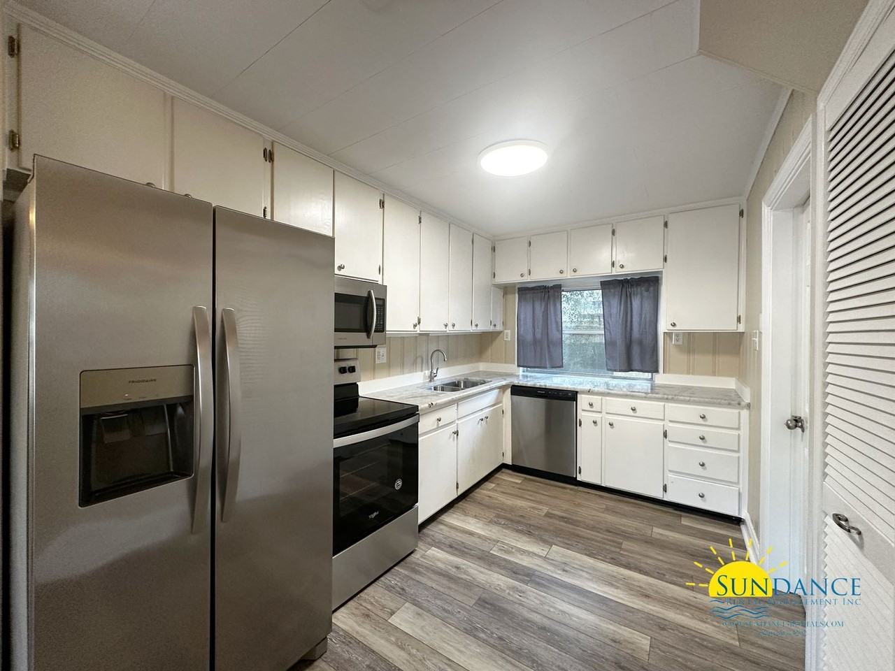 907 Canopy Ln - Photo 3 of 13