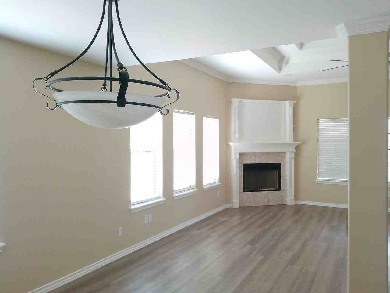 7033 Premont Dr - Photo 5 of 17