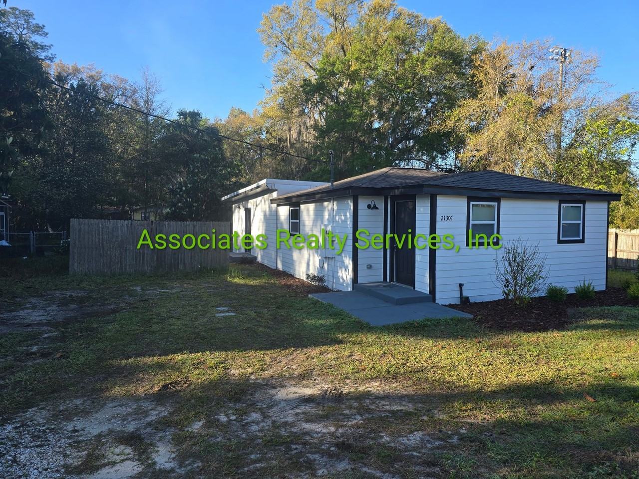 21307 Se Hawthorne Rd - Photo 2 of 12