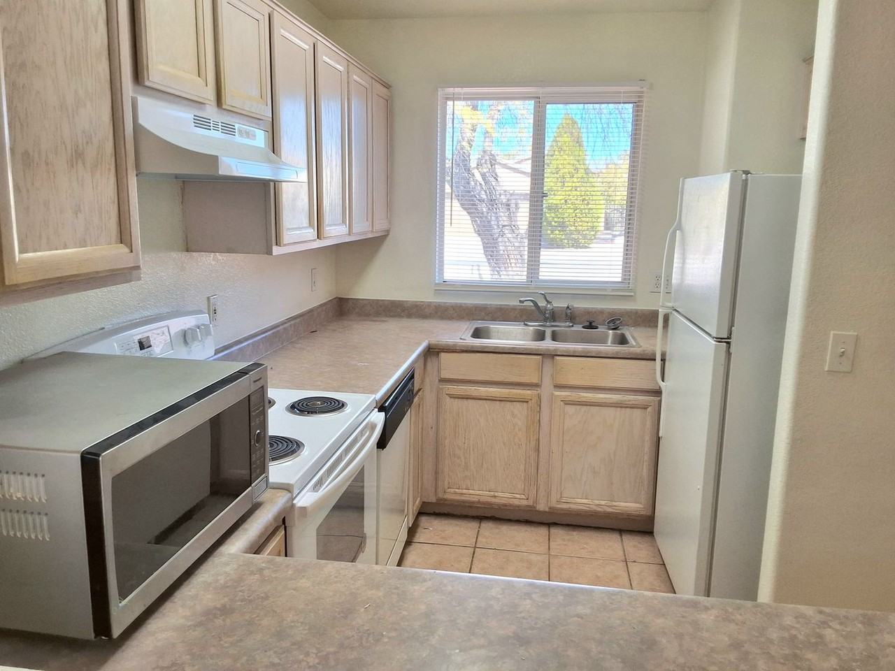7384 E Cross Ridge Pl - Photo 3 of 27