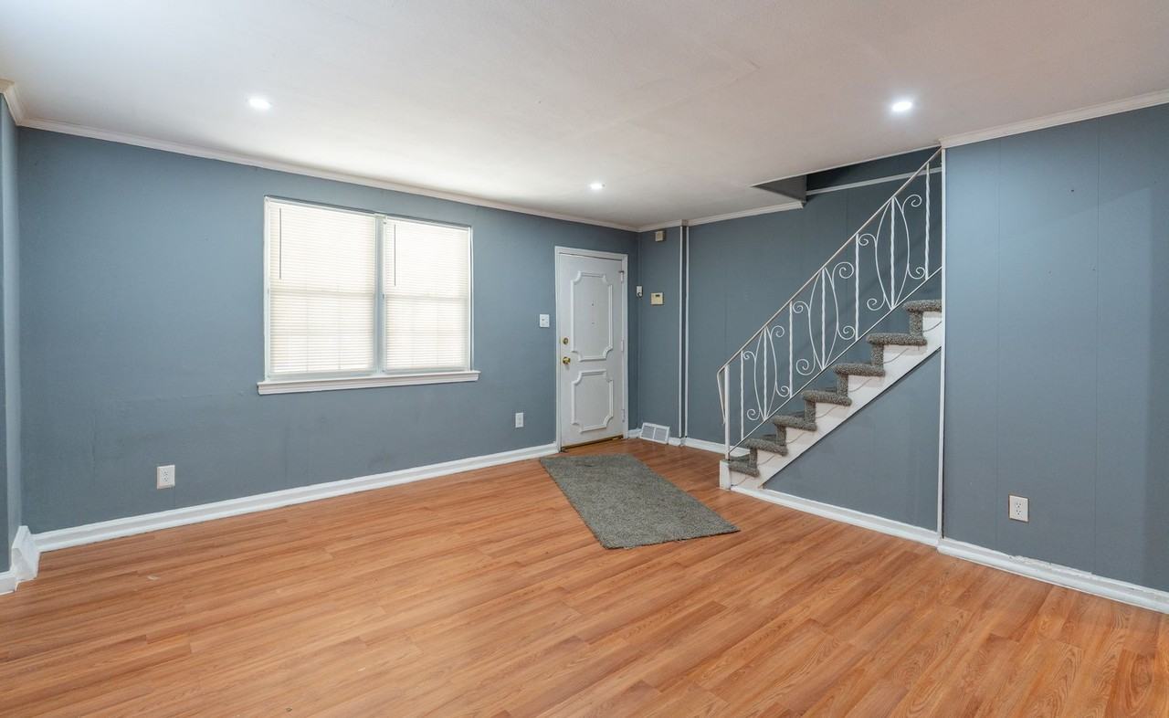 7101 Dorel St - Photo 4 of 31