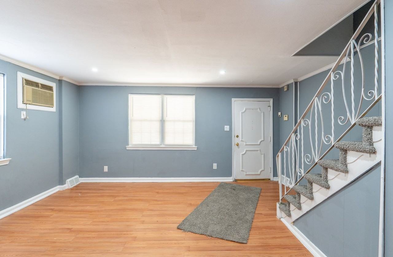 7101 Dorel St - Photo 5 of 31