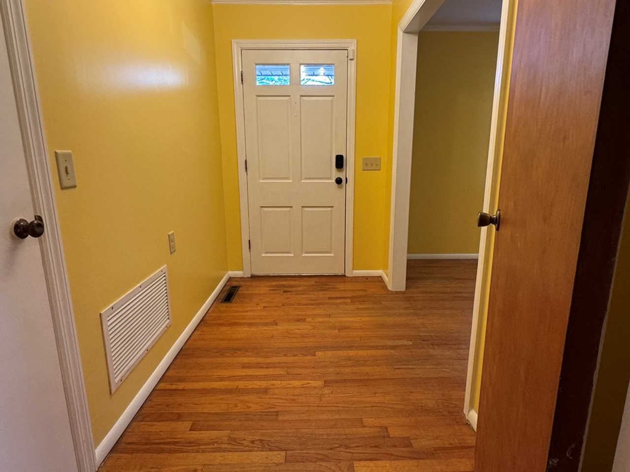 287 Manchester Dr - Photo 2 of 23