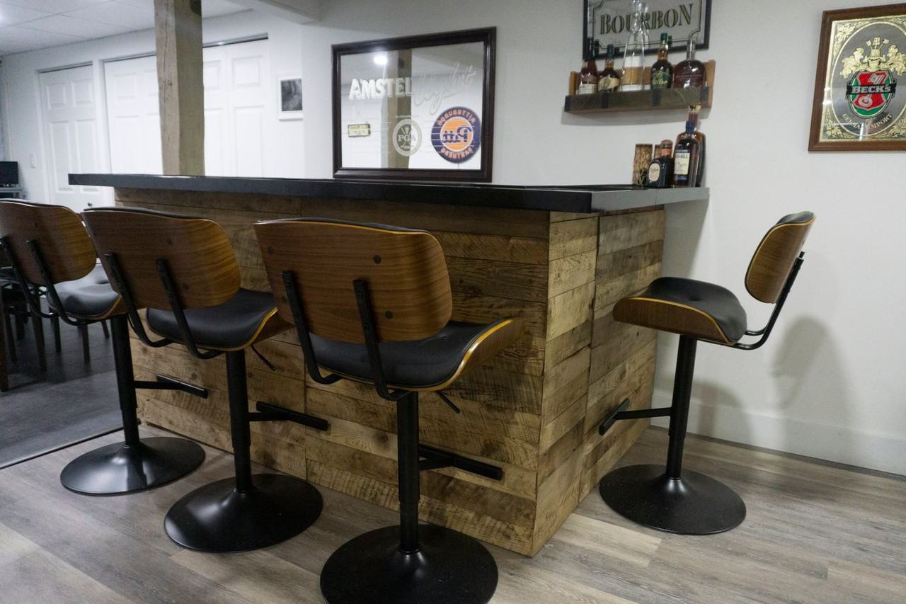 411 California Ave - Photo 3 of 9