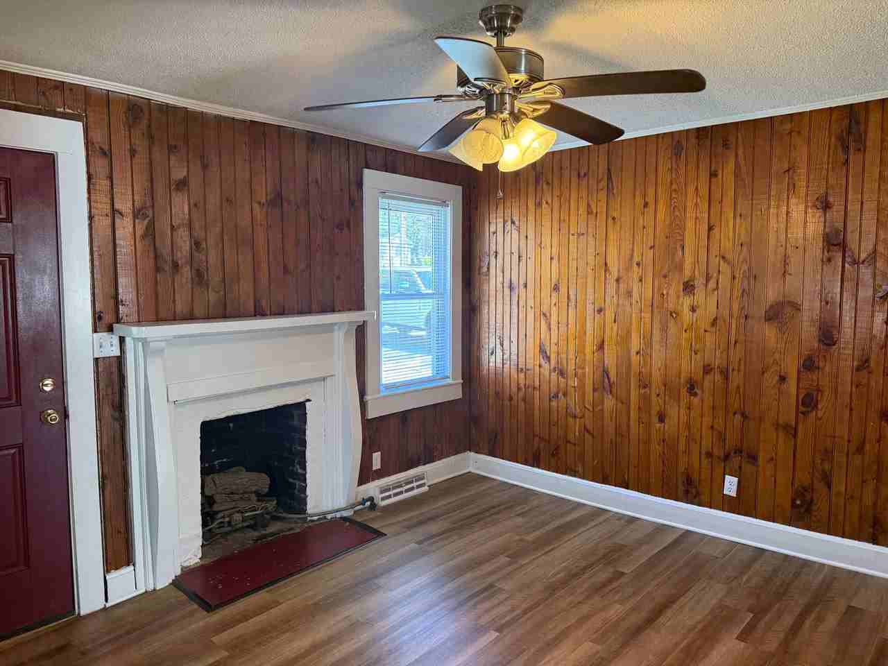 1401 Sidney Ave - Photo 2 of 18