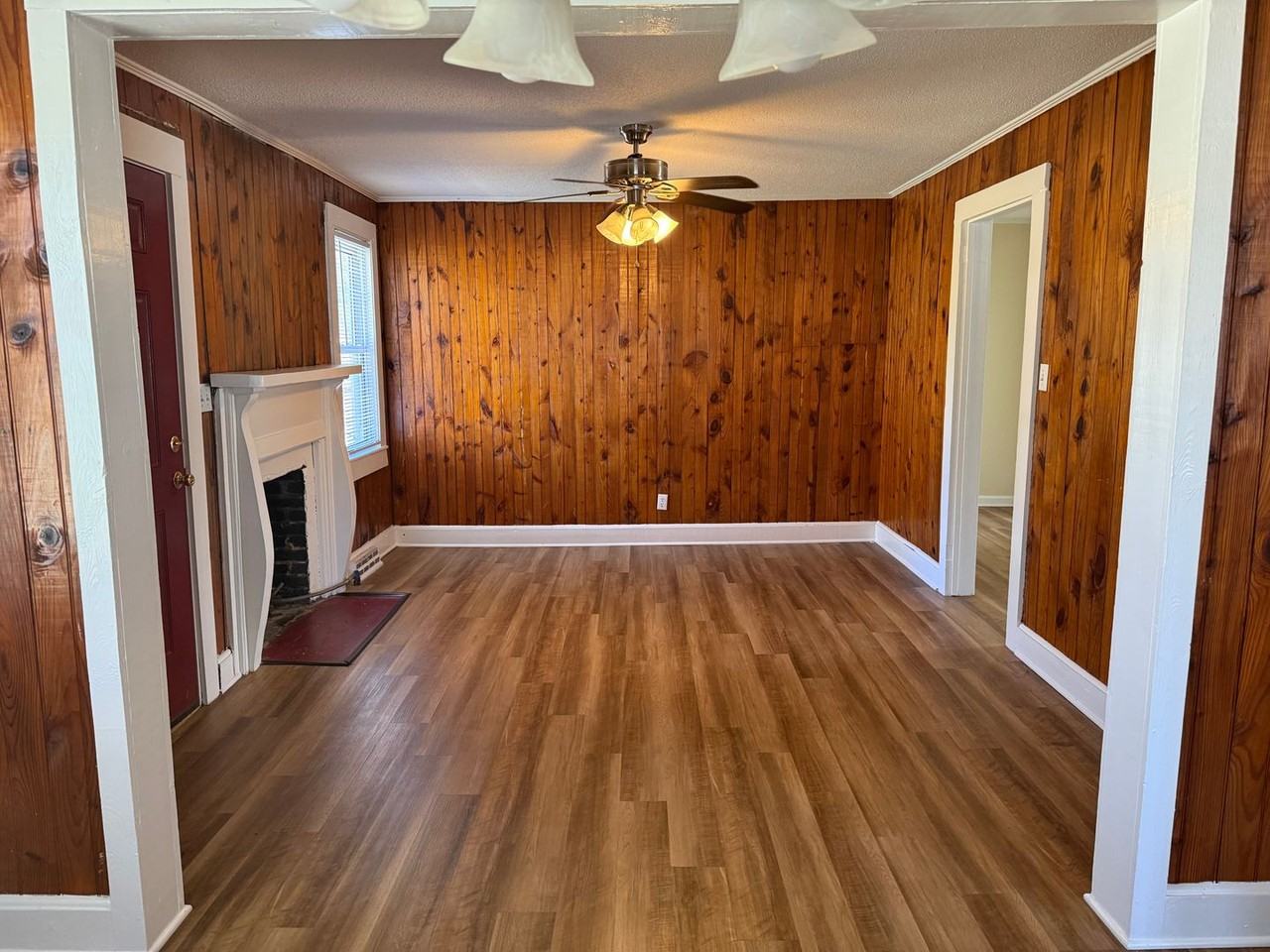 1401 Sidney Ave - Photo 4 of 18