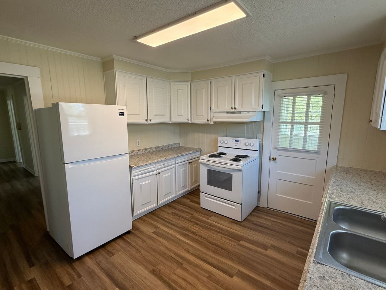 1401 Sidney Ave - Photo 6 of 18