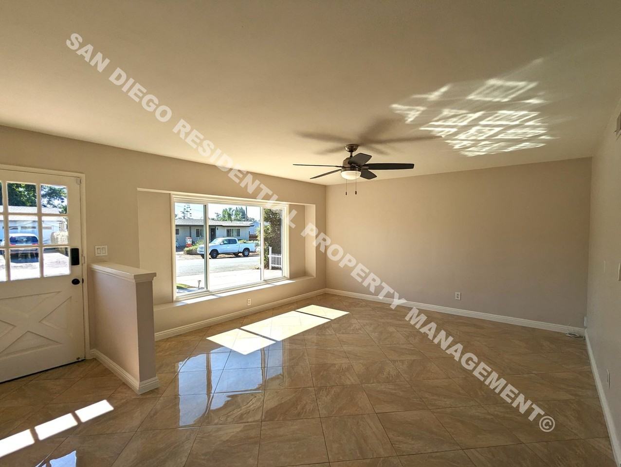 120 Green Ave - Photo 2 of 28