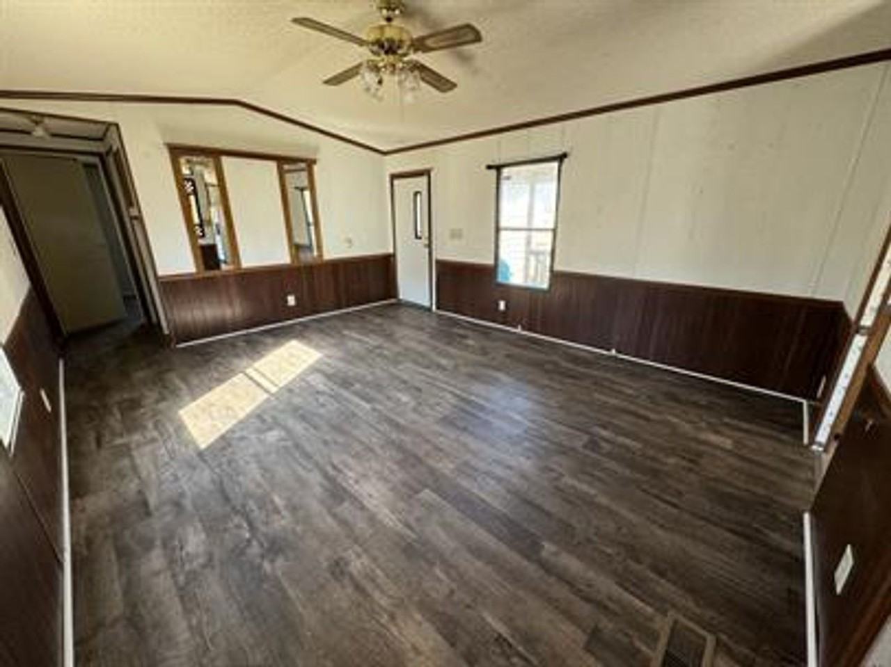 187 Echo Dr - Photo 3 of 16