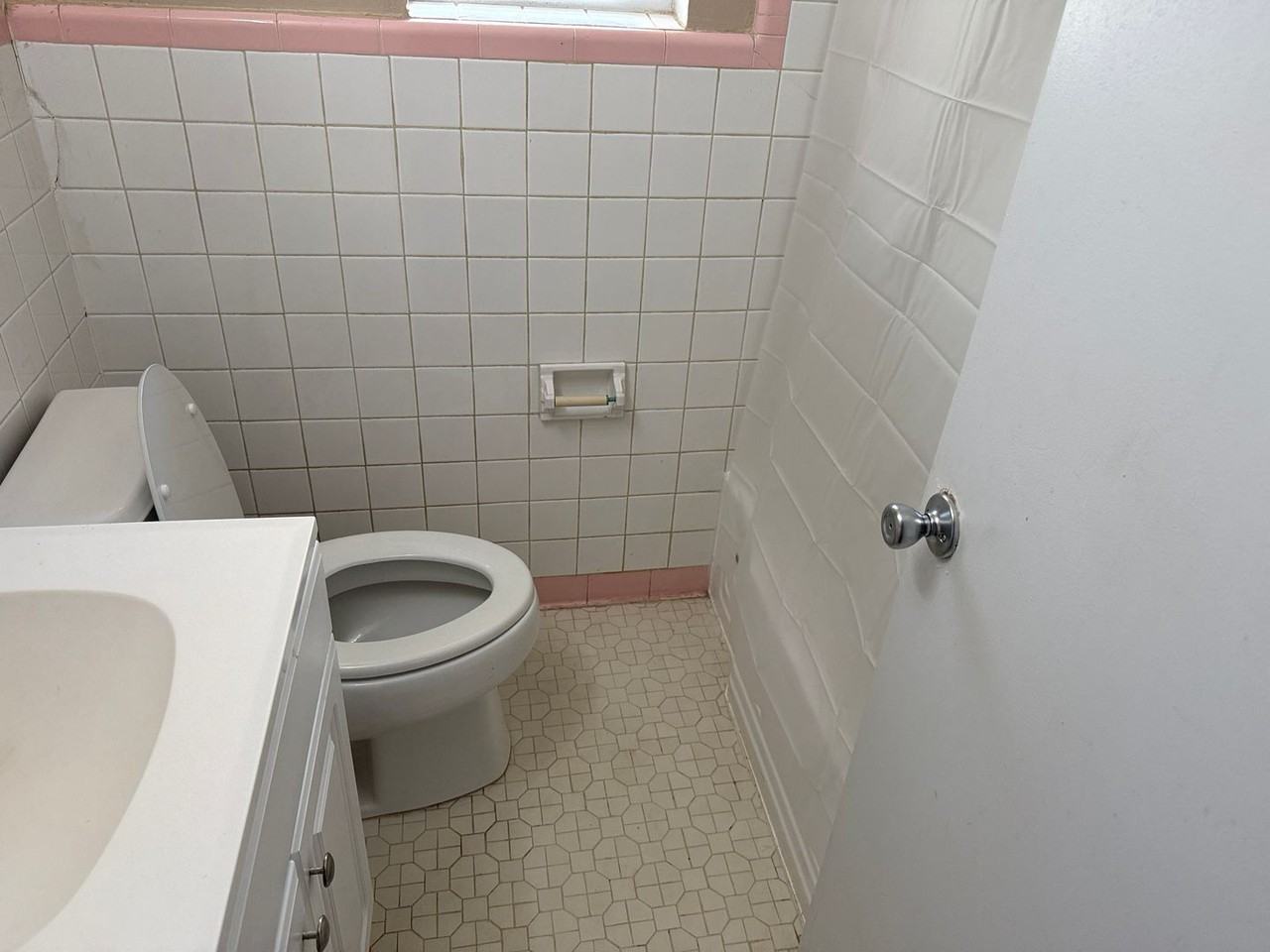 727 E Jefferson St - Photo 2 of 7