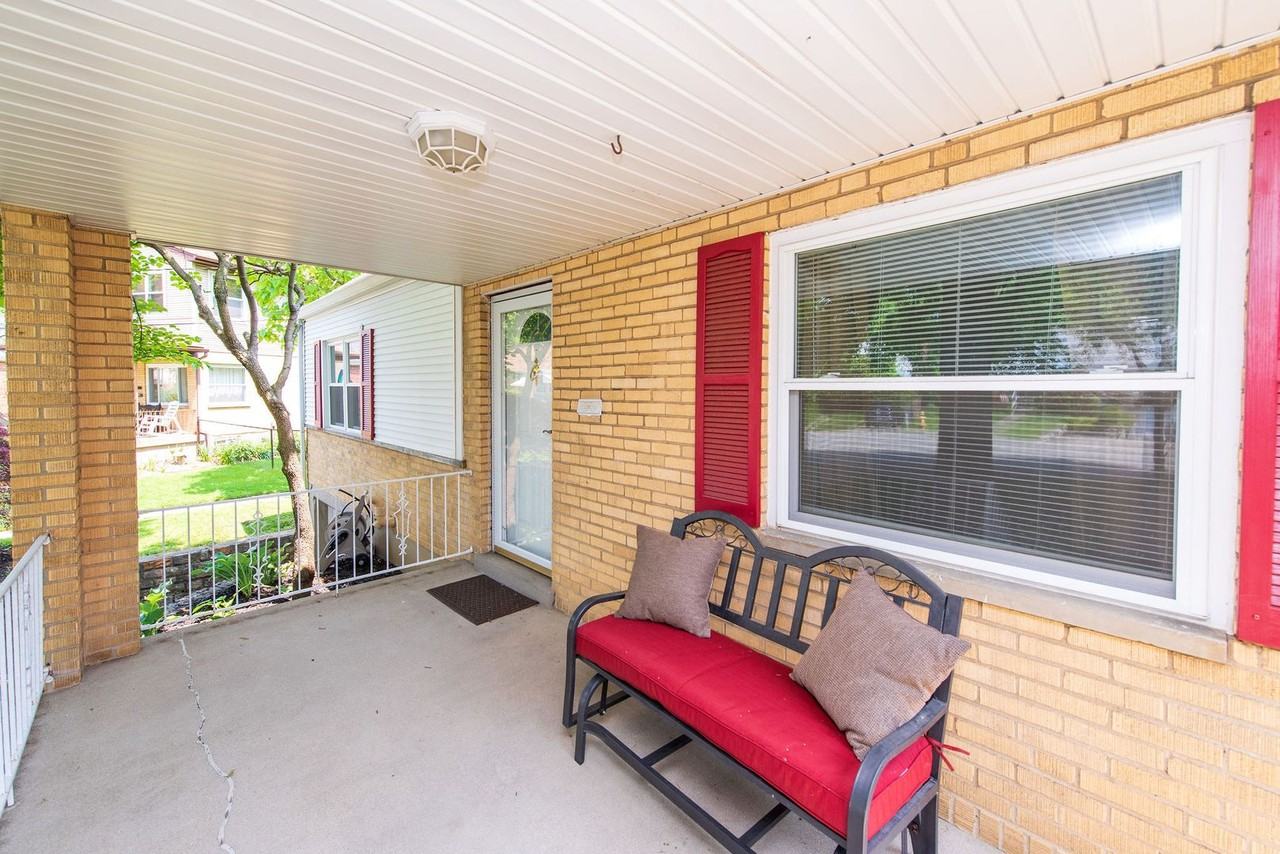 1024 Edgetree Ln - Photo 6 of 50