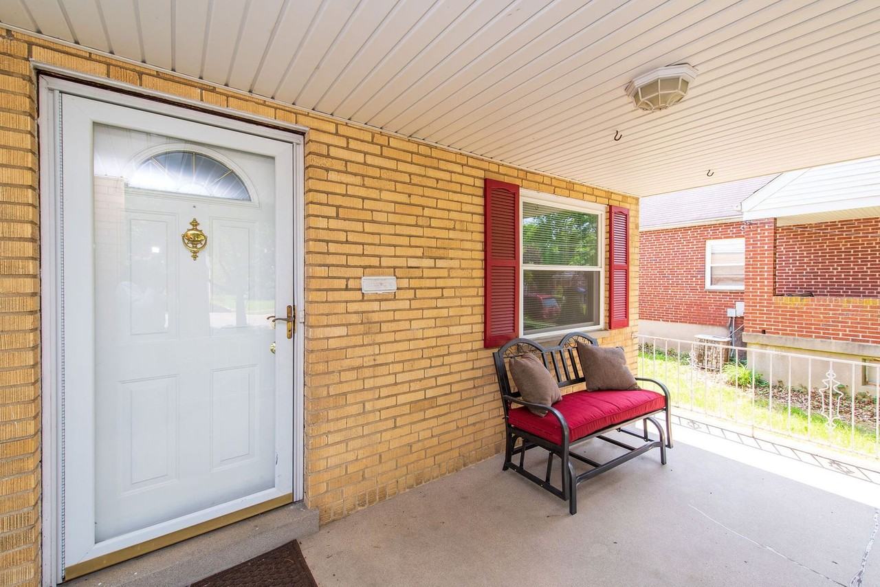 1024 Edgetree Ln - Photo 7 of 50