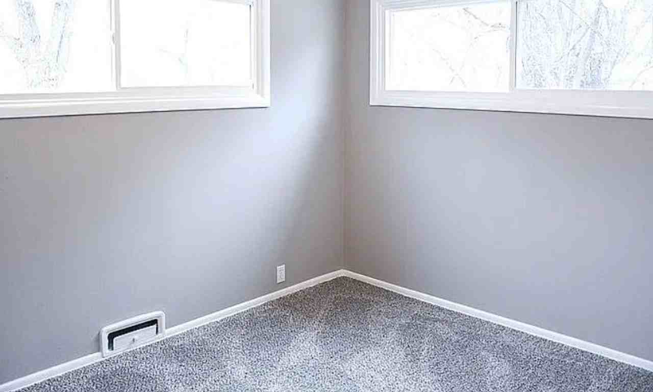 11407 Winchester Ave - Photo 3 of 7