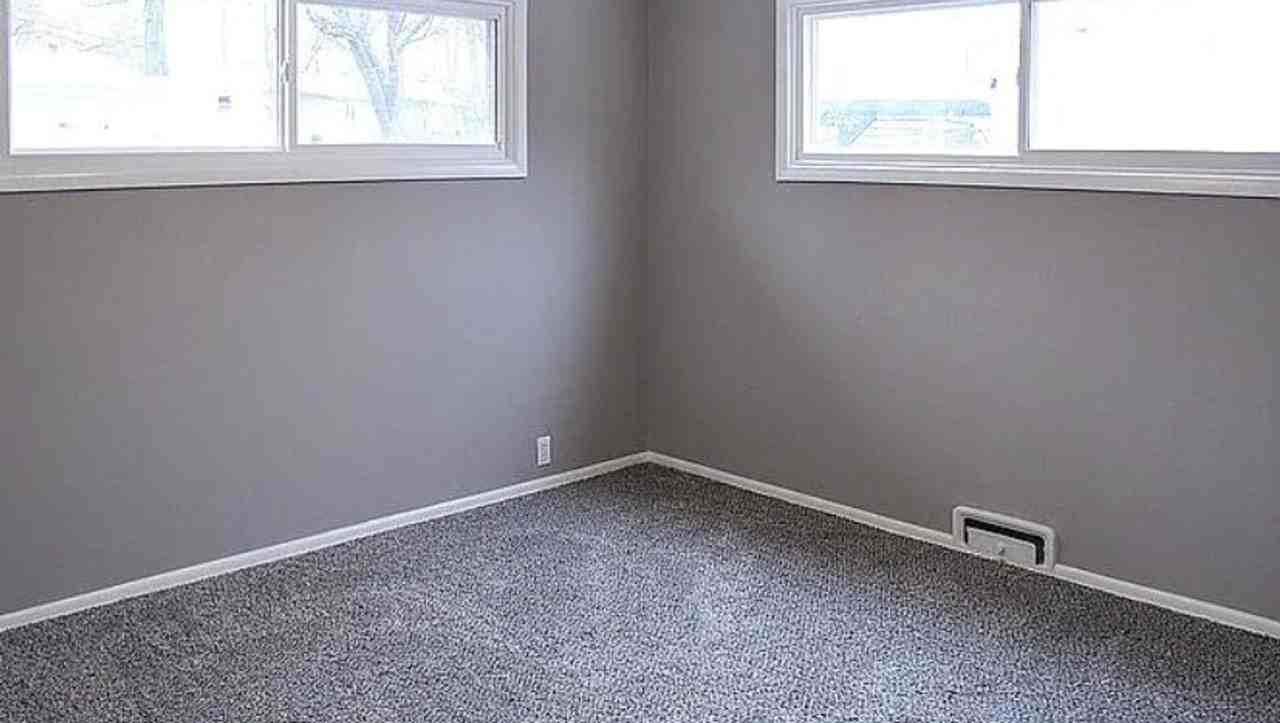 11407 Winchester Ave - Photo 4 of 7