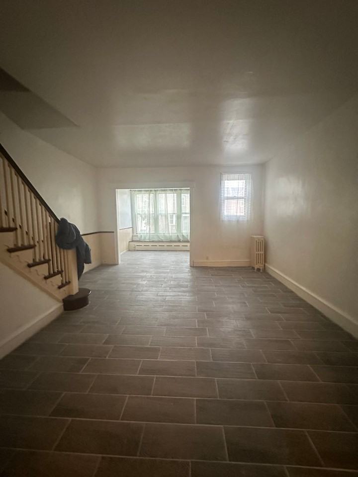 1046 Alcott St - Photo 3 of 16