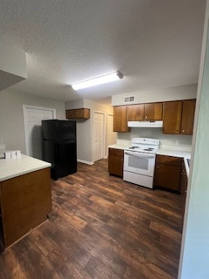 410 Buck Creek Rd - Photo 3 of 27
