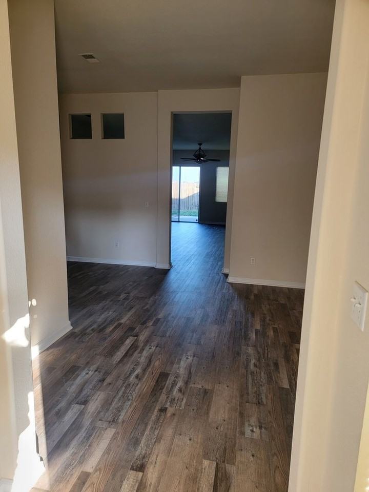 131 Jarvis Cir - Photo 3 of 31