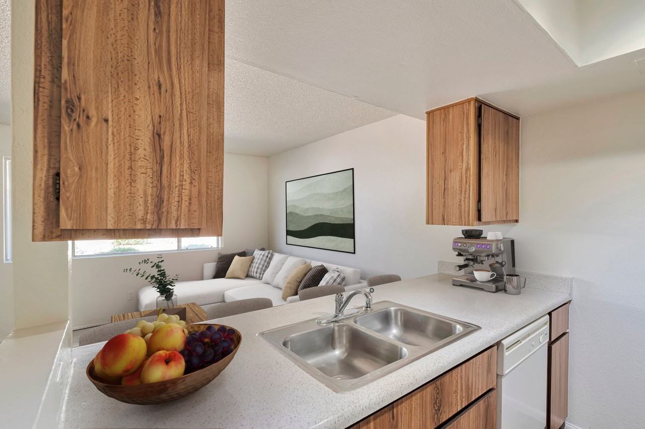 Hayden Lane - Photo 3 of 22