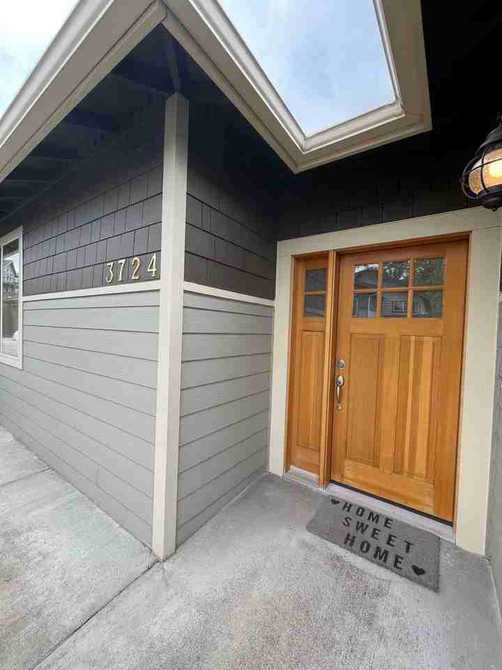 3724 Bristol St - Photo 3 of 17