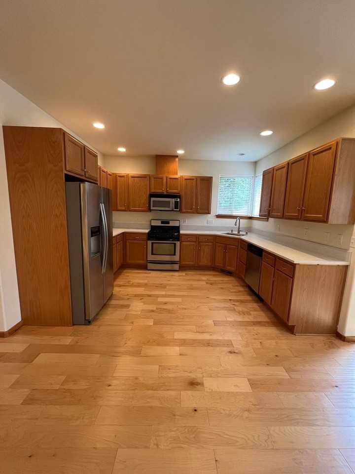 3724 Bristol St - Photo 5 of 17