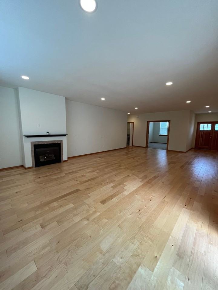 3724 Bristol St - Photo 7 of 17