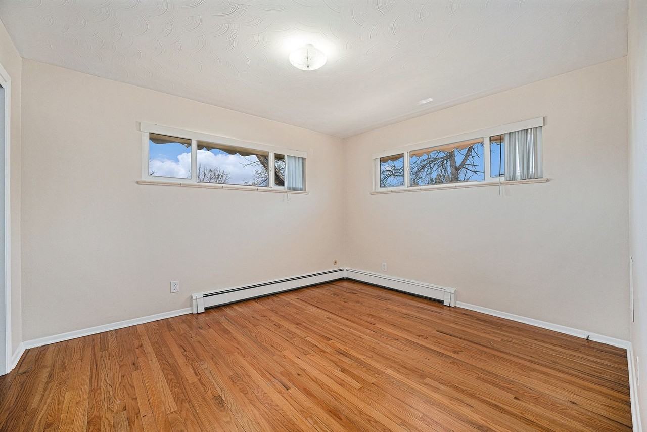 4395 Balsam St - Photo 4 of 15