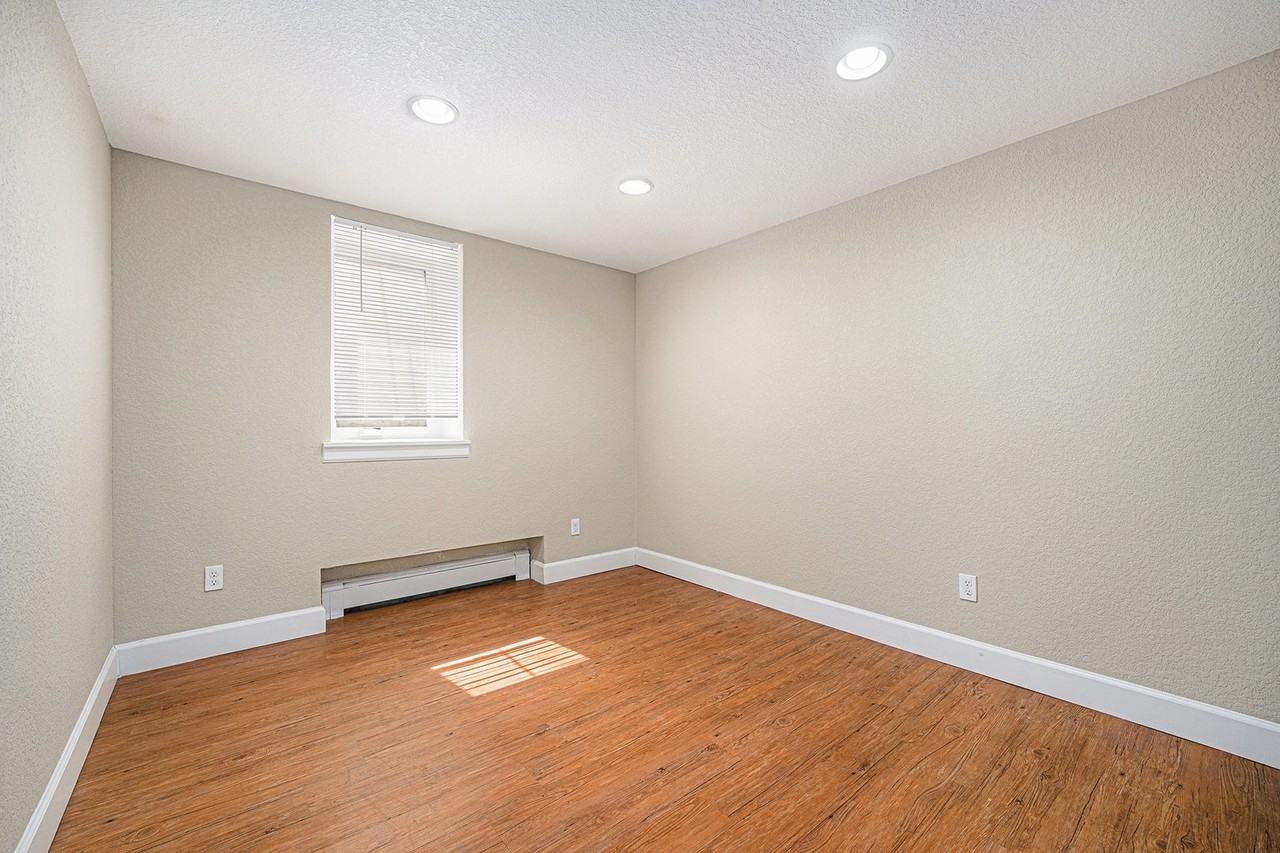 4395 Balsam St - Photo 6 of 15
